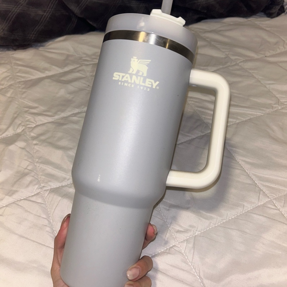 NEVER USED Stanley 40oz H2O Quencher (Original Color)